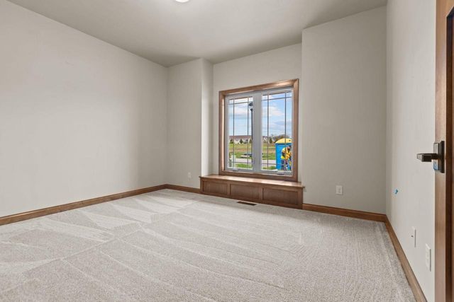 1373 PRAIRIE LAKE CIRCLE, Neenah, WI 54956