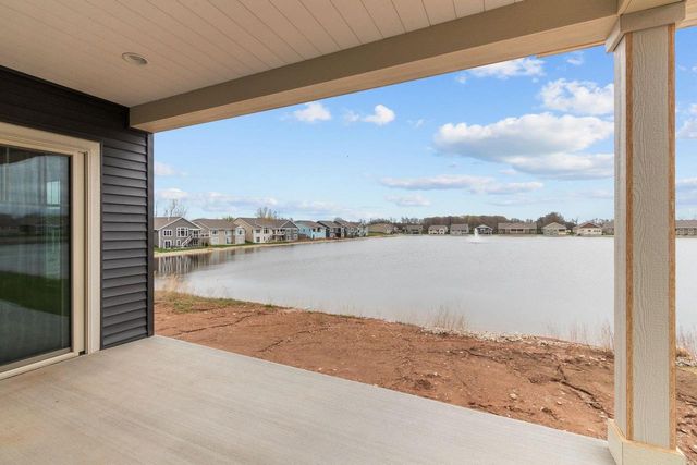 1373 PRAIRIE LAKE CIRCLE, Neenah, WI 54956