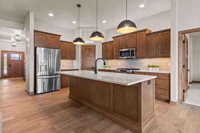 1373 PRAIRIE LAKE CIRCLE, Neenah, WI 54956