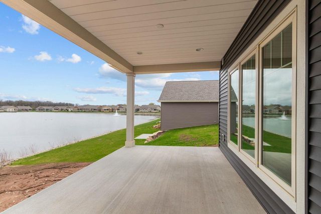 1373 PRAIRIE LAKE CIRCLE, Neenah, WI 54956