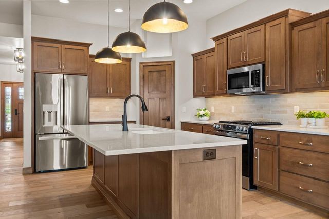 1373 PRAIRIE LAKE CIRCLE, Neenah, WI 54956