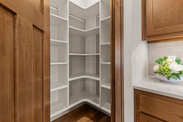 1373 PRAIRIE LAKE CIRCLE, Neenah, WI 54956