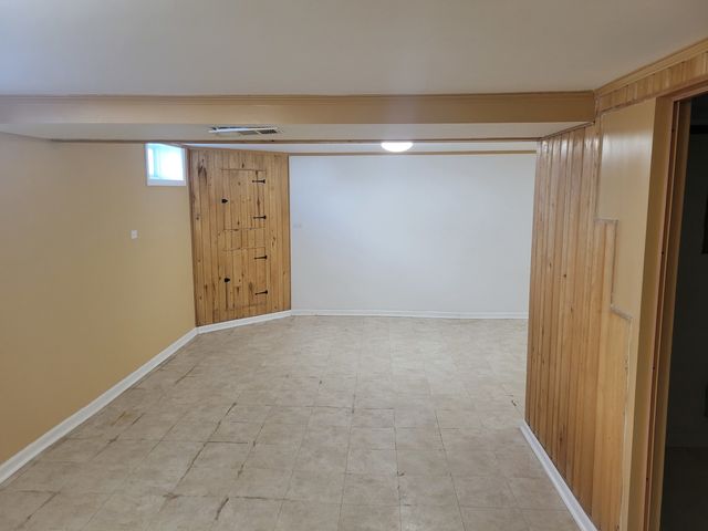 2382 S Scott Street S, Des Plaines, IL 60018