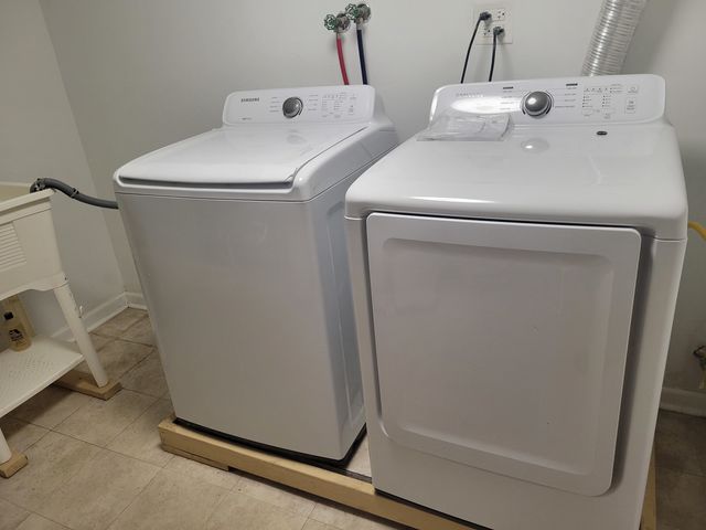 2382 S Scott Street S, Des Plaines, IL 60018