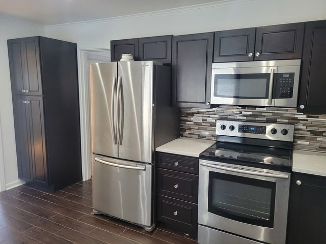 2382 S Scott Street S, Des Plaines, IL 60018