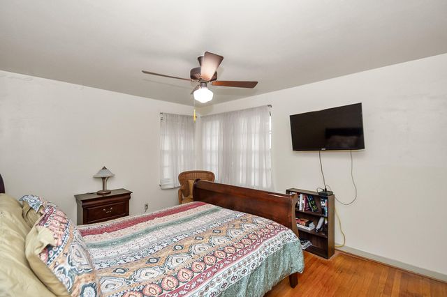 4923 Saxon Drive, Houston, TX 77092