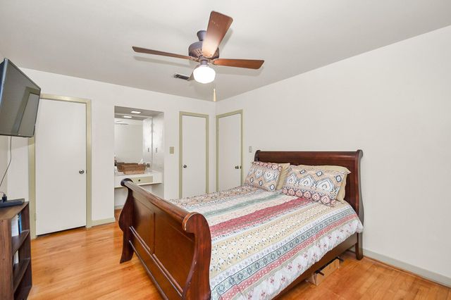 4923 Saxon Drive, Houston, TX 77092