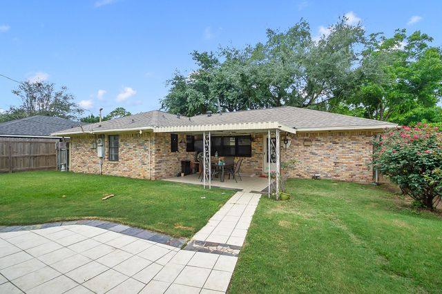 4923 Saxon Drive, Houston, TX 77092