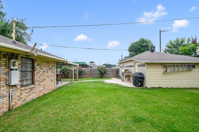 4923 Saxon Drive, Houston, TX 77092