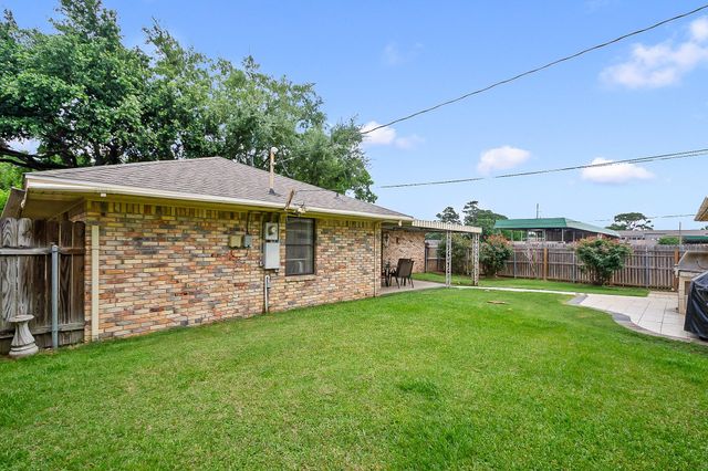 4923 Saxon Drive, Houston, TX 77092