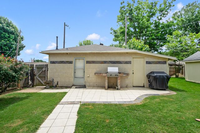 4923 Saxon Drive, Houston, TX 77092
