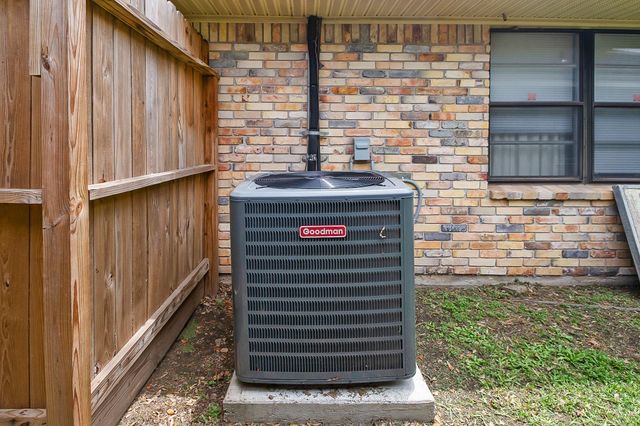 4923 Saxon Drive, Houston, TX 77092