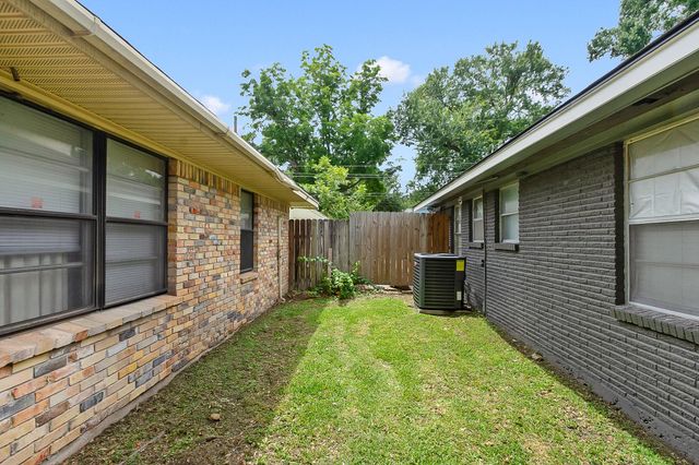 4923 Saxon Drive, Houston, TX 77092
