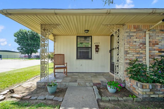 4923 Saxon Drive, Houston, TX 77092