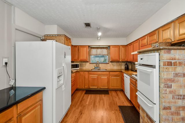 4923 Saxon Drive, Houston, TX 77092