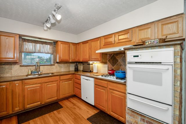 4923 Saxon Drive, Houston, TX 77092