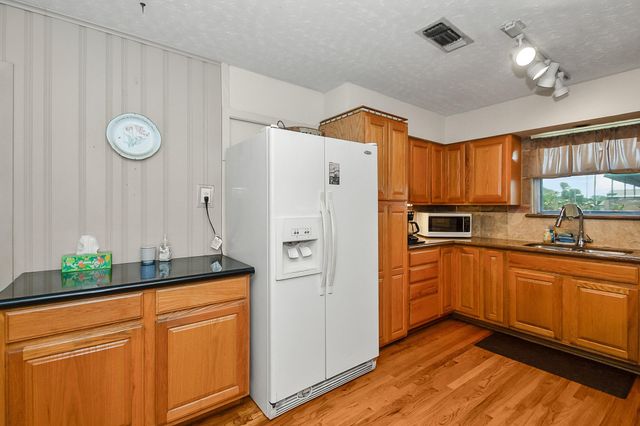 4923 Saxon Drive, Houston, TX 77092