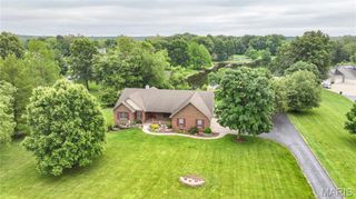 18 Tra Lin, Alton, IL 62002