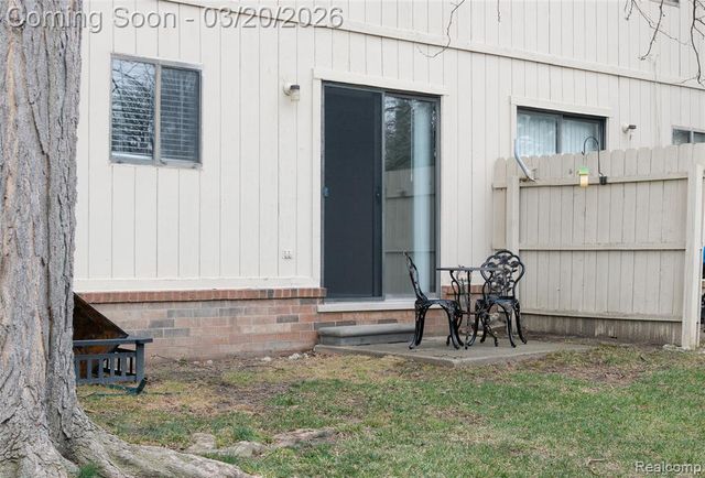 40812 Highpointe Drive 24, Clinton Township, MI 48038