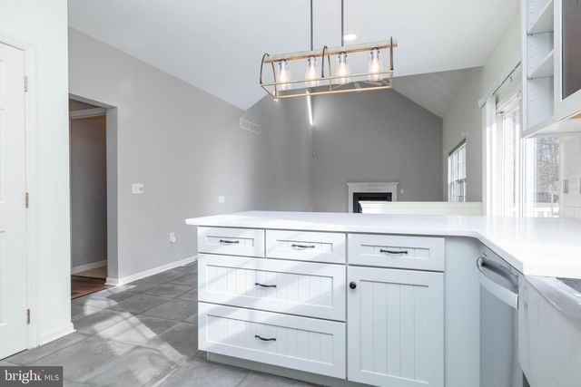 8 STIRLING, Newark, DE 19702