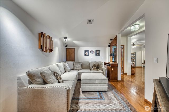 481 E Leeds, Shelton, WA 98584