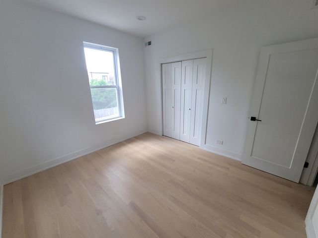 6442 S INGLESIDE Avenue, Chicago, IL 60637