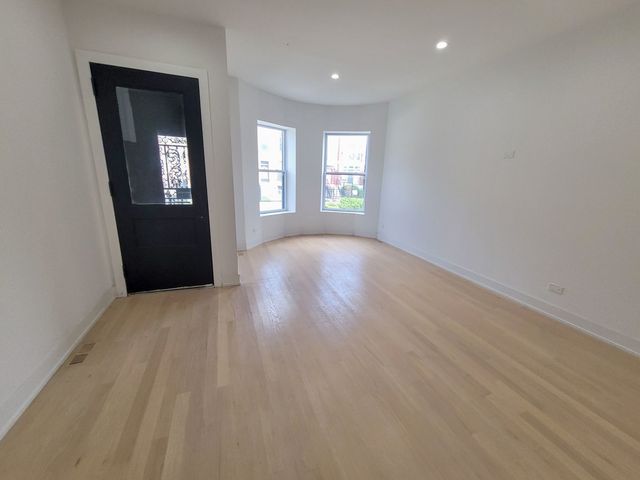 6442 S INGLESIDE Avenue, Chicago, IL 60637