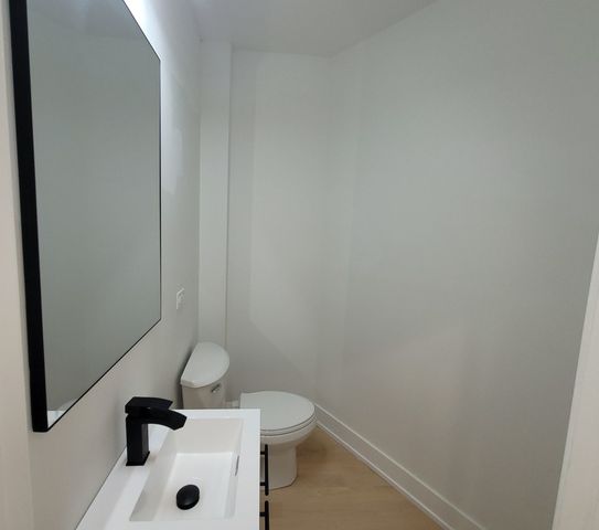 6442 S INGLESIDE Avenue, Chicago, IL 60637