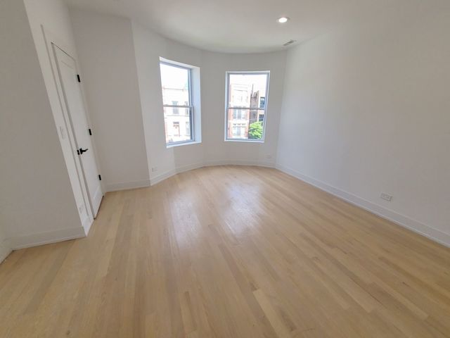 6442 S INGLESIDE Avenue, Chicago, IL 60637