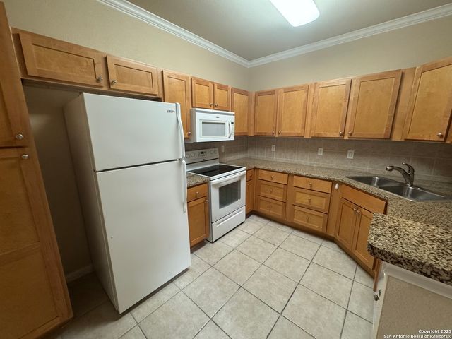 6160 Eckhert Rd Apt 103, San Antonio, TX 78240