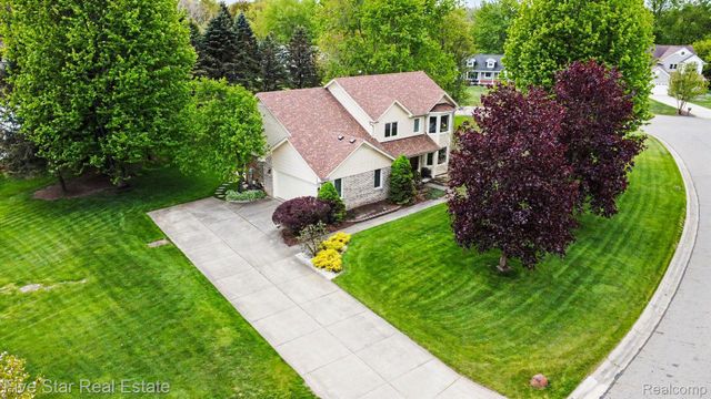 10100 Abrams Fork, Brighton Township, MI 48114