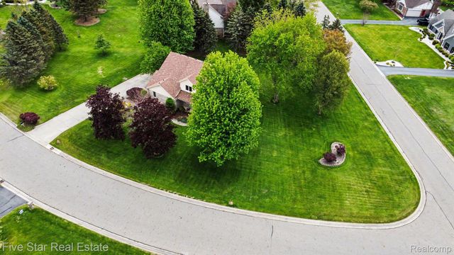 10100 Abrams Fork, Brighton Township, MI 48114