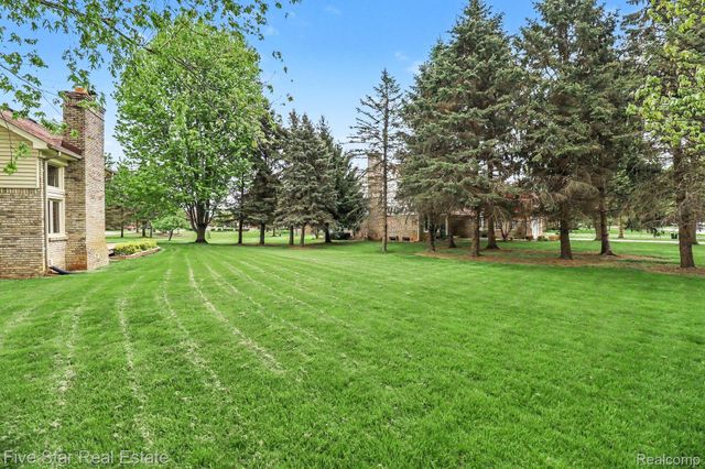 10100 Abrams Fork, Brighton Township, MI 48114