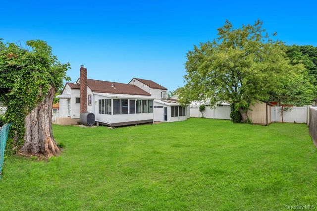 125 S 5th Street, Bethpage, NY 11714