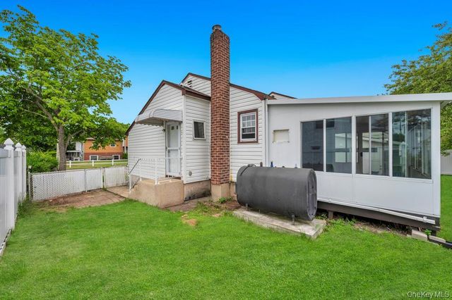 125 S 5th Street, Bethpage, NY 11714