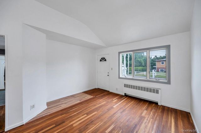125 S 5th Street, Bethpage, NY 11714