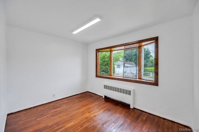 125 S 5th Street, Bethpage, NY 11714
