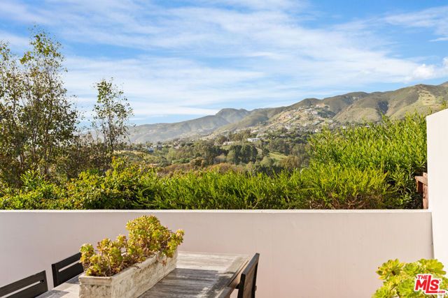 29221 Heathercliff Road 13, Malibu, CA 90265