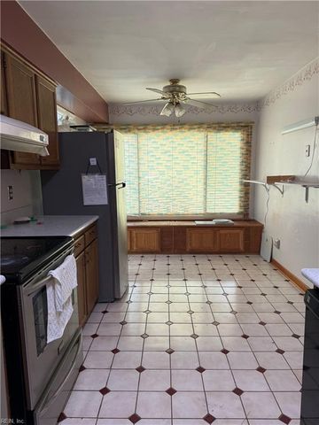1092 Red Mill BLVD, Virginia Beach, VA 23454