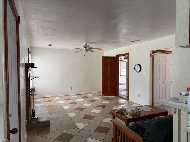 1092 Red Mill BLVD, Virginia Beach, VA 23454