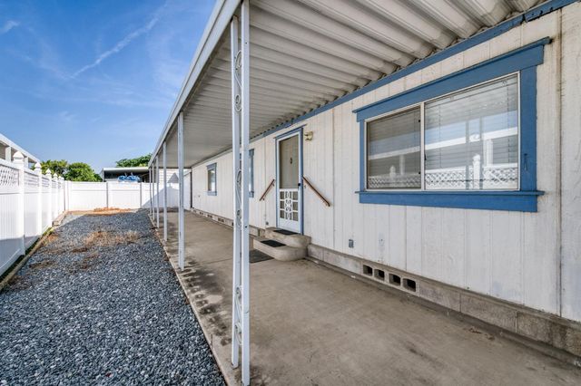 1701 Dinuba Ave Spc 56, Selma, CA 93662