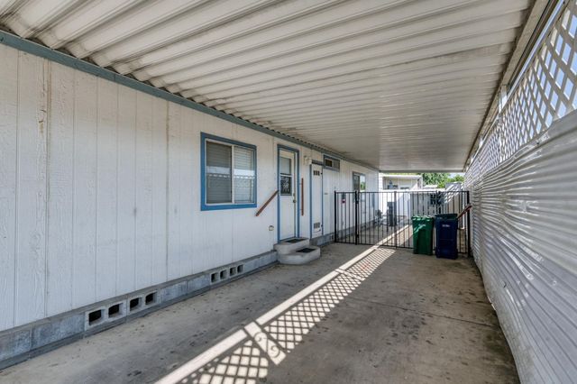 1701 Dinuba Ave Spc 56, Selma, CA 93662