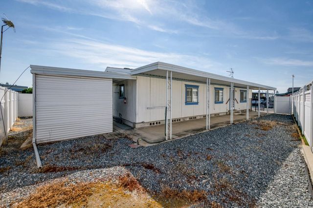 1701 Dinuba Ave Spc 56, Selma, CA 93662