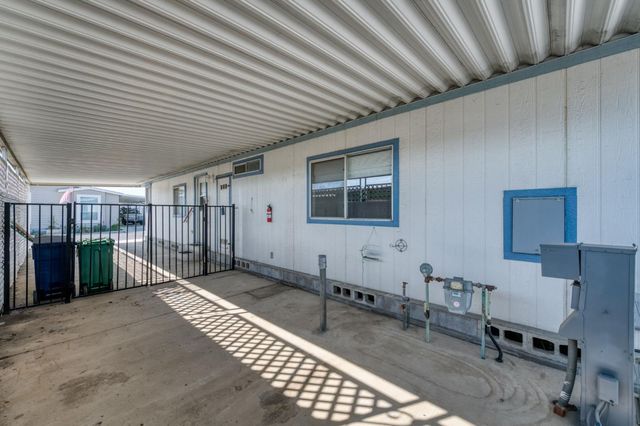 1701 Dinuba Ave Spc 56, Selma, CA 93662