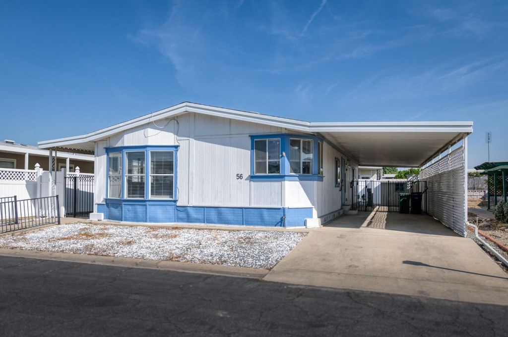 1701 Dinuba Ave Spc 56, Selma, CA 93662