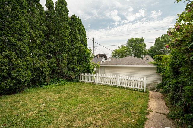 3835 E Cudahy AVENUE, Cudahy, WI 53110