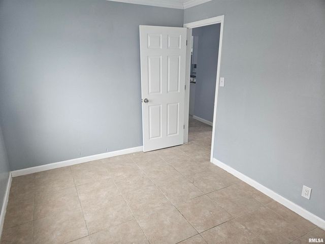 101 E WEBSTER Street, Benton, IL 62812