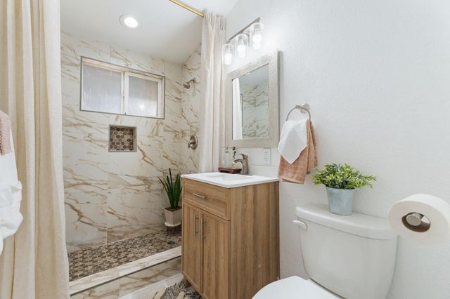 1293 N Bailey Avenue, Fresno, CA 93727