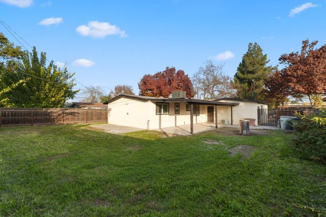 1293 N Bailey Avenue, Fresno, CA 93727