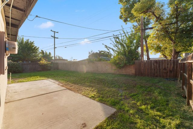 1293 N Bailey Avenue, Fresno, CA 93727